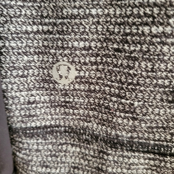 Lululemon Zip Up Jacket Size 6 - Picture 6 of 7